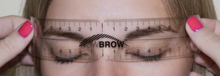 Regla profesional flexible WowBrow para cejas